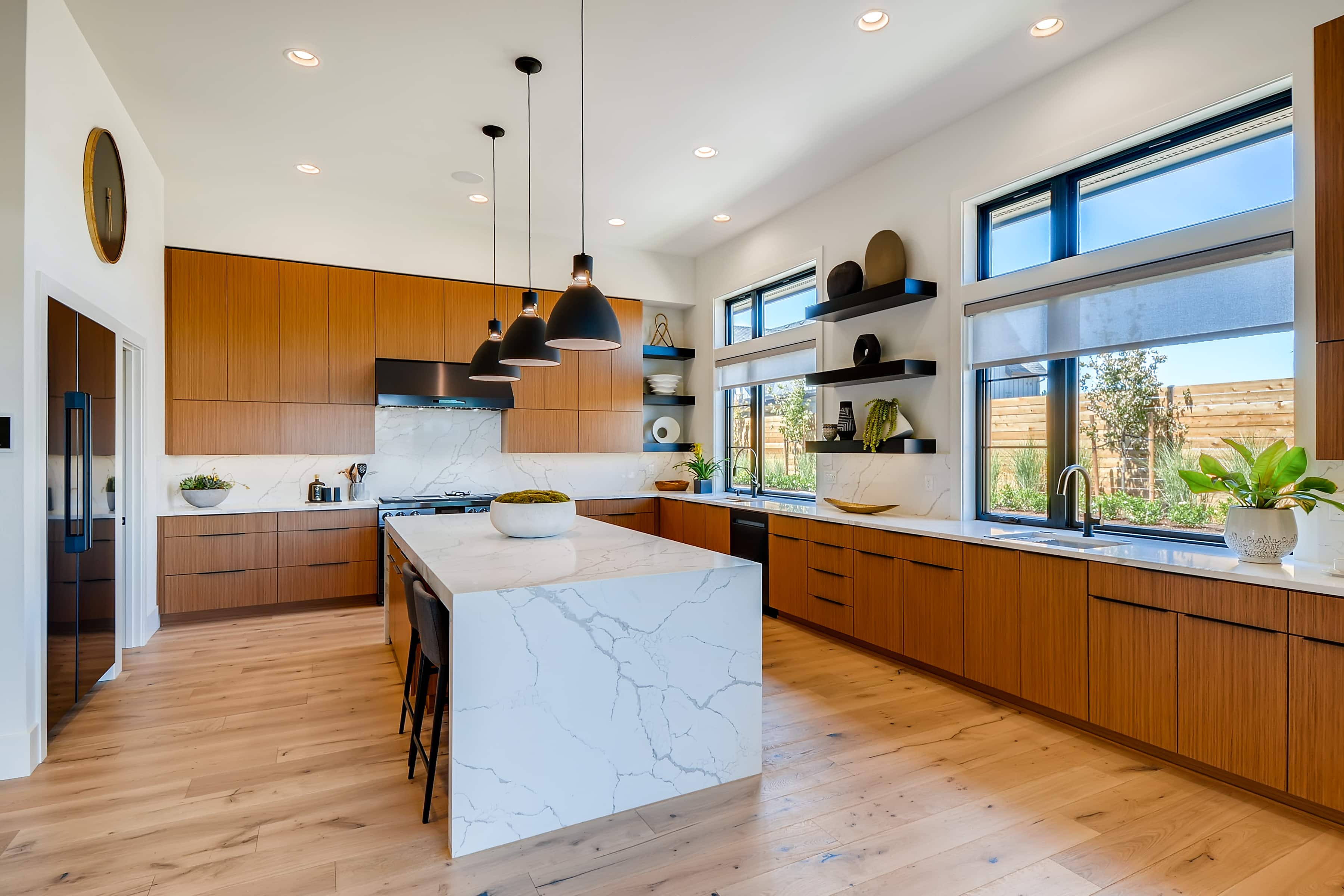 first_aboutus_section_picture